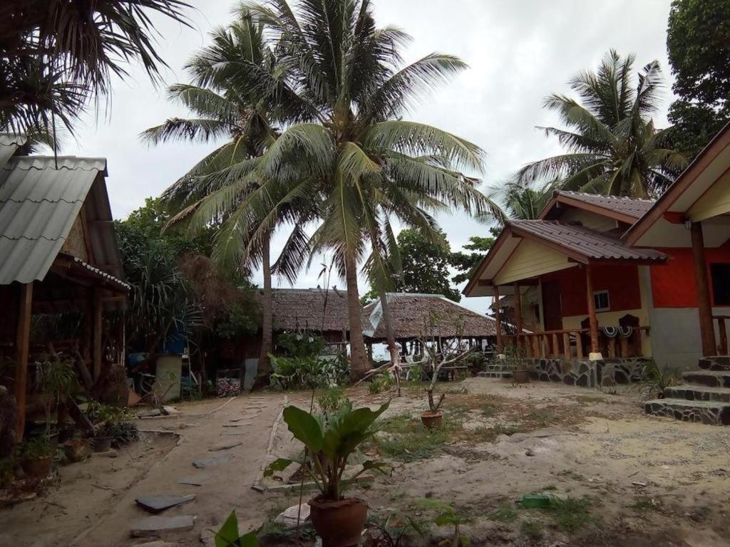 Relax Beach House Hotel Ko Lanta Exterior foto