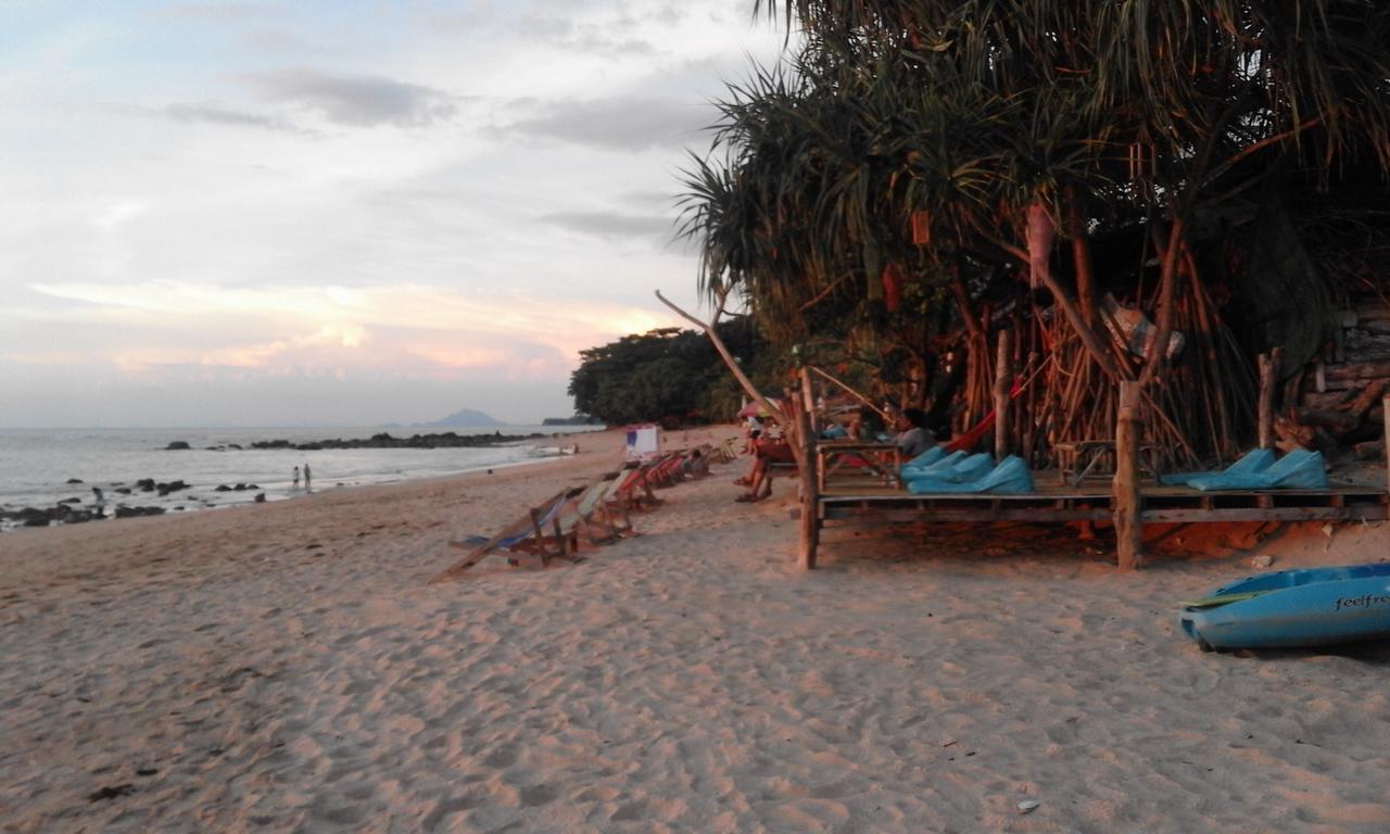 Relax Beach House Hotel Ko Lanta Exterior foto